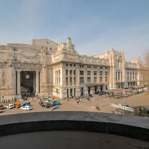 https://savoia-milan.italymilanhotels.net