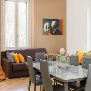 https://exclusive-apartment-magritte-style.italymilanhotels.net